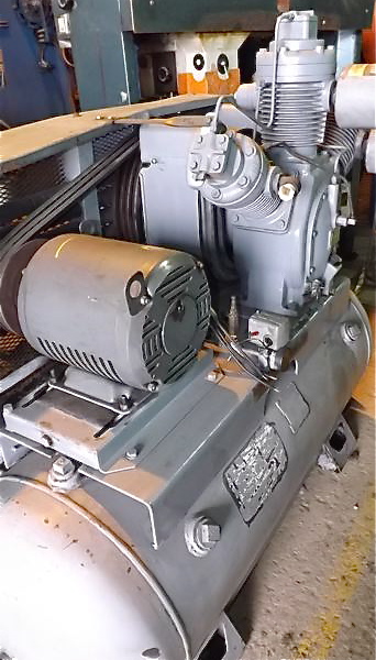 15 HP INGERSOLL RAND ... HORIZONTAL AIR COMPRESSOR